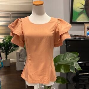 Milk & Honey Blouse with back Bow and pleated Sleeves.